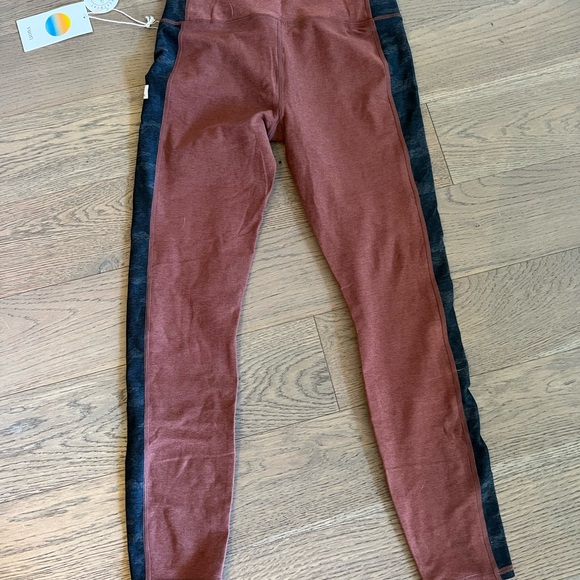 NWT Vuori Aspire Elevation Leggings. Women Size Small. Cedar Heather - Picture 5 of 8